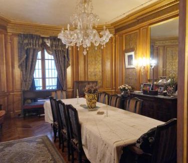 16th Arrondissement Apartment | Tour Eiffel luxury