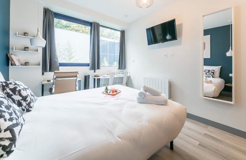 Passy Apartment | Tour Eiffel - Nicolo 12: Cosy apartment for 2
