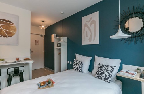 Passy Apartment | Tour Eiffel - Nicolo 22: cosy apartment for 2