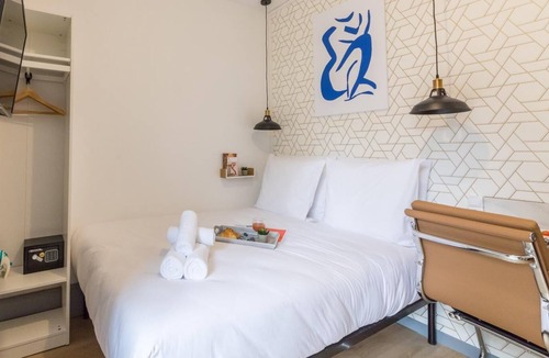 15th Arrondissement Apartment | Tour Eiffel - Saint-Charles 11: cosy flat for 2