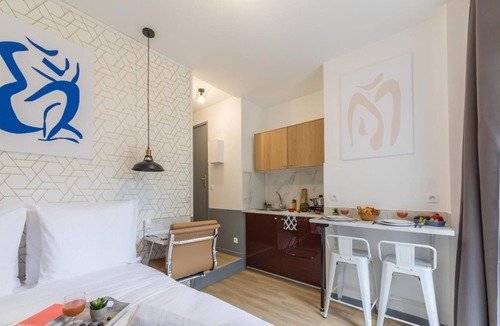 15th Arrondissement Apartment | Tour Eiffel - Saint-Charles 11: cosy flat for 2