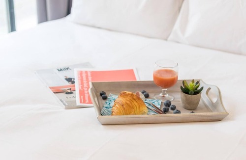 15th Arrondissement Apartment | Tour Eiffel - Saint-Charles 14: cosy flat for 2