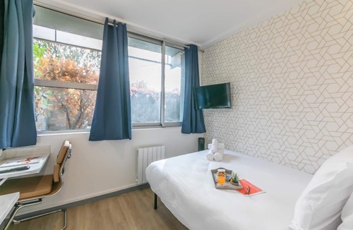 15th Arrondissement Apartment | Tour Eiffel - Saint-Charles 17: Apt. for 2