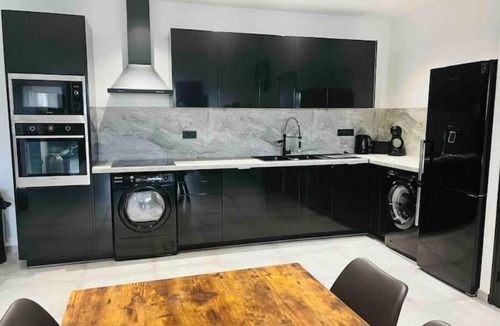 Livry-Gargan Apartment | Très Grand Appartement /Sauna /Charles de Gaulle