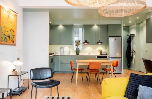 Batignolles Apartment | Tranquil Terrasse, by Veeve