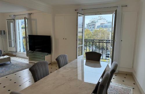 Chaillot Apartment | Trending Apartment - Place Victor Hugo
