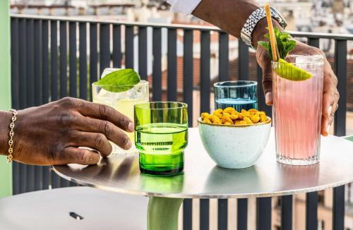 Clichy Hotel | TRIBE Paris Clichy