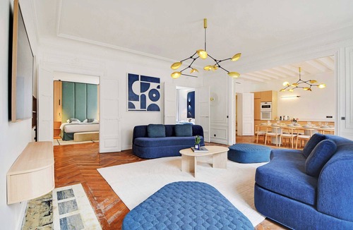 Quartier de la Place-Vendome Apartment | Typically Parisian 4-Bedroom Apartment near the Louvre