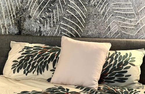 Porte-Dauphine Apartment | Un appartement de deux chambres climatisé avec un jardin privatif près de Trocadero