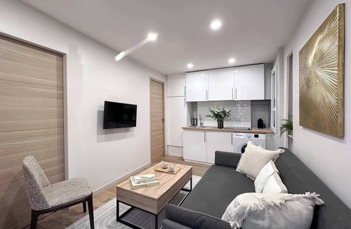 9th Arrondissement Apartment | Unique Flat near Opéra Garnier