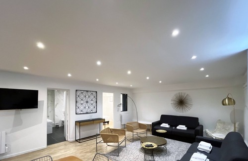 Amerique Apartment | Urban Flat 185 - Pretty 2 Bedroom Apartment in Paris