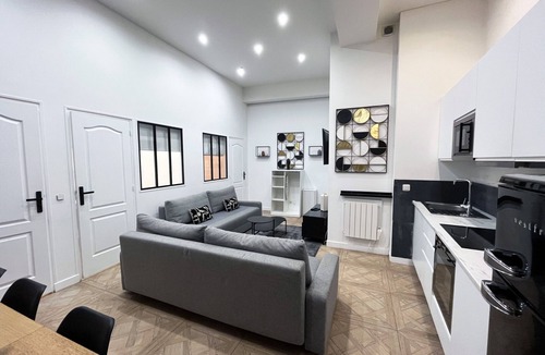 10th Arrondissement Apartment | Urban Flat 66 - Pretty 3 bedroom in Paris
