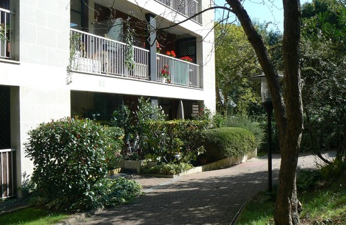 Ville-d'Avray Apartment | Very quiet one room apartment, between Paris and Versailles