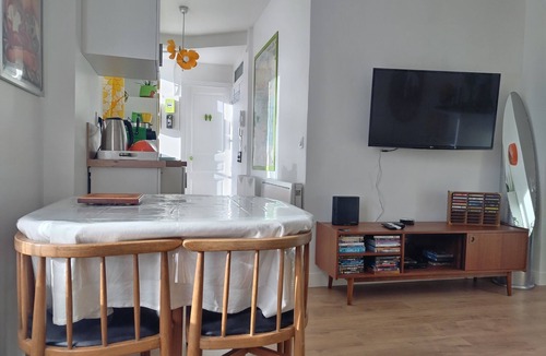 Esbly Apartment | Vintage, 10 min from Disney and 30 min from Paris