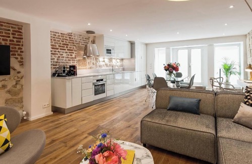 Enfants-Rouges Apartment | WITH A PRIVATE GARDEN - BLEND OF HISTORIC CHARM WITH MODERN LUXURY AT LE MARAIS