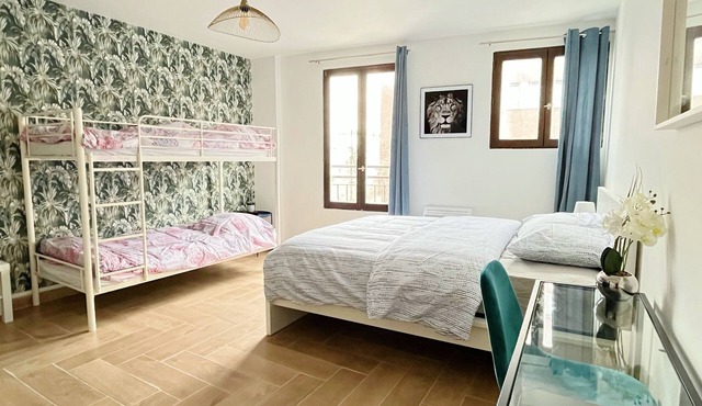 721 Functional apartment close to the metro and Paris 20 ème