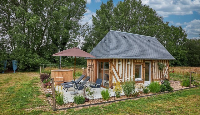 Charming Tiny House "Le chouette insolite" with Private Garden and Nordic Bath