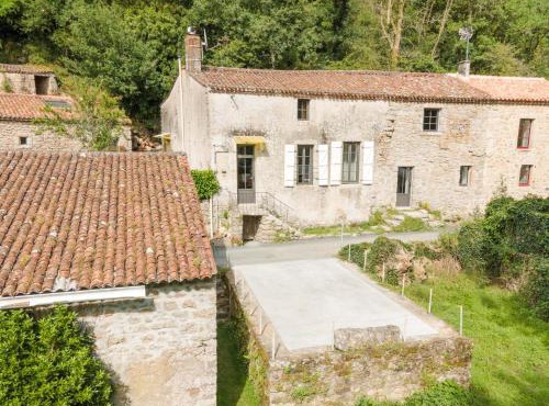 Gîte rénové en bord de Sèvre avec jardin partagé, pour 6 personnes, proche de Puy du Fou - FR-1-426-485