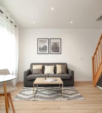 New duplex 1 minute walking from overground