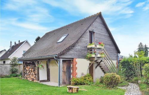 Nice Apartment In Le Mesnil-Esnard With Wifi