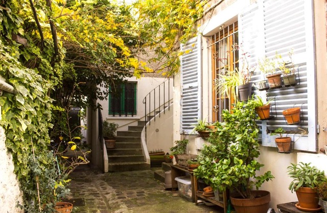 Beautiful and bright apt in Belleville
