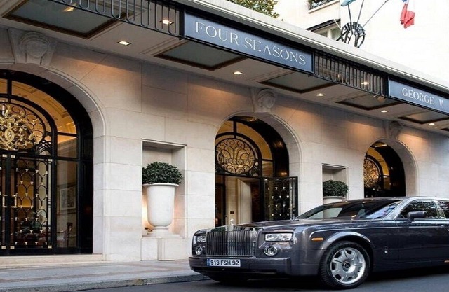 CHAMPS ELYSEES AVE GEORGE V WITH VIEWS OVER THE CITY