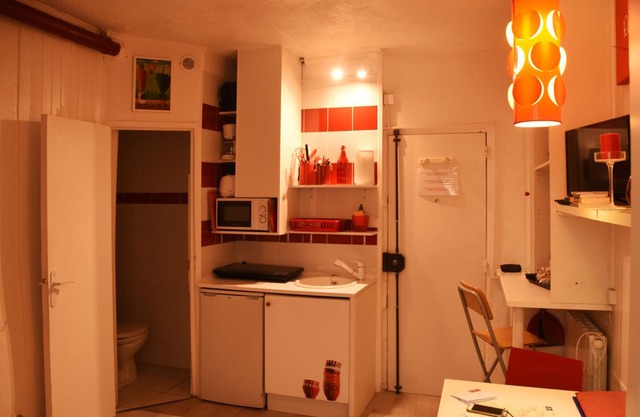 "Le RED", studio-apartment PARIS 19, sleeps 1 to 2