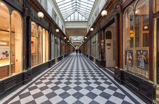 Louvre Living, by Veeve