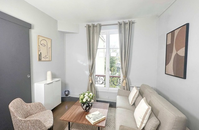 Parisian Deluxe apartment Best deal for 4 person