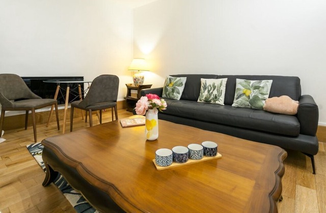 PLACE MONGE 2 BEDROOM APARTMENT