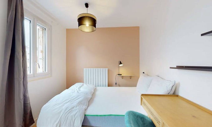 Gennevilliers Resort | 100 m² Private room ∙ 1 bedroom ∙ 2 guests