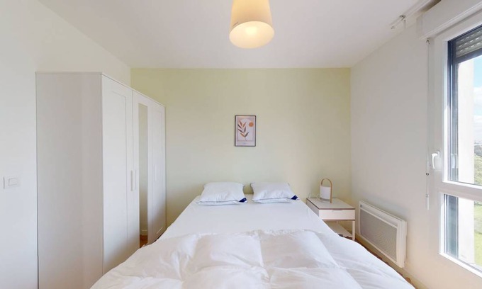 Choisy-le-Roi Resort | 102 m² Private room ∙ 1 bedroom ∙ 1 guest