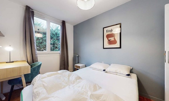 Choisy-le-Roi Resort | 107 m² Private room ∙ 1 bedroom ∙ 2 guests