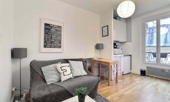 Quartier de la Folie-Mericourt Apartment | 14 m² Apartment ∙ 1 guest