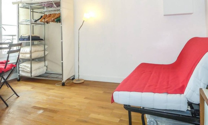 16th Arrondissement Apartment | 15 m² Apartment ∙ 1 guest
