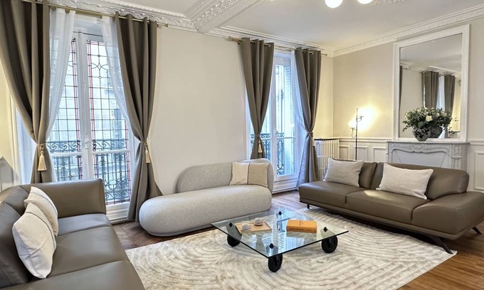 Saint-Merri Apartment | 160 m² Apartment ∙ 4 bedrooms ∙ 8 guests