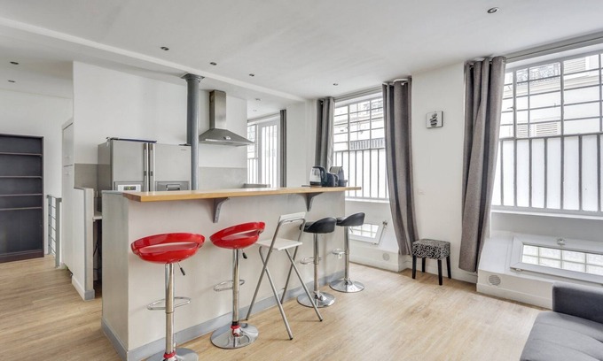 Quartier de la Folie-Mericourt Apartment | 163 Suite Carole - Superb apartment in Paris