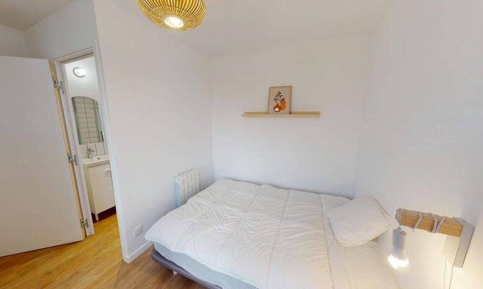 Issy-les-Moulineaux Resort | 188 m² Private room ∙ 1 bedroom ∙ 1 guest