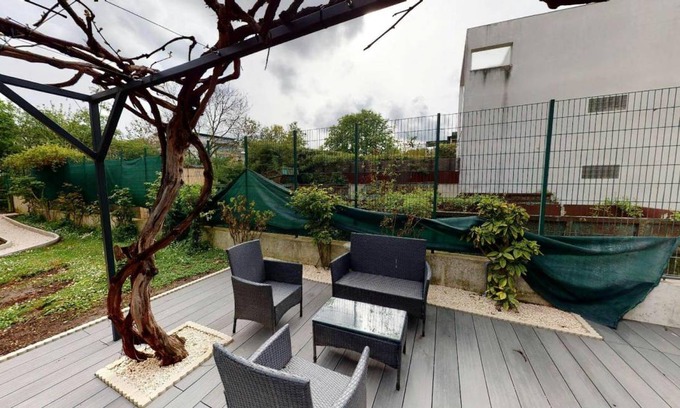 Issy-les-Moulineaux Resort | 188 m² Private room ∙ 1 bedroom ∙ 1 guest