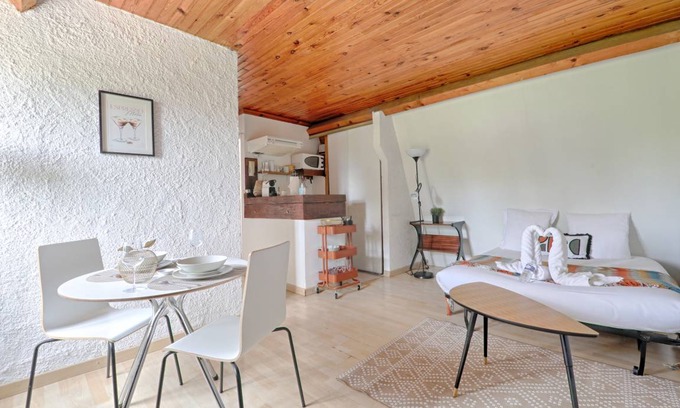 L'Hay-les-Roses Apartment | 20 m² Apartment ∙ 2 guests