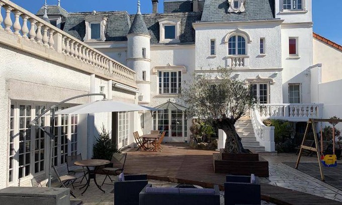 Neuilly-Plaisance Bed & Breakfast | 20 m² Bed and breakfast ∙ 3 guests