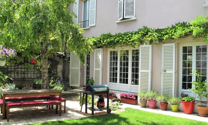 Meudon Resort | 200 m² Private room ∙ 1 bedroom ∙ 1 guest