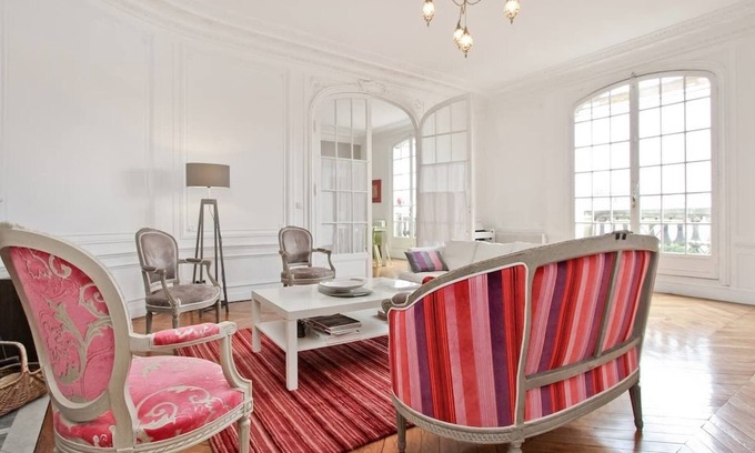 Pigalle Apartment | 200m2 luxury apartment in a secure private alley. Center of Paris