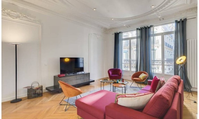 Champs-Elysees Apartment | 230 m² Apartment ∙ 4 bedrooms ∙ 8 guests