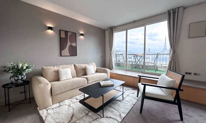 Faubourg-du-Roule Apartment | 28 m² Studio flat ∙ 3 guests