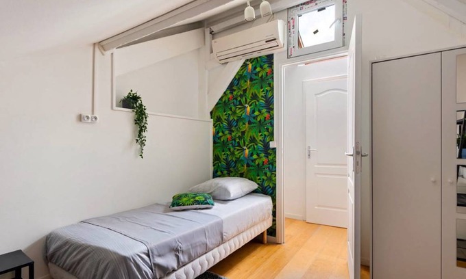 Louis Bertrand-Mirabeau-Semard Resort | 280 m² Private room ∙ 1 bedroom ∙ 11 guests