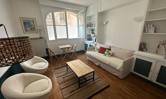 16th Arrondissement Apartment | 30 m² Studio flat ∙ 2 guests