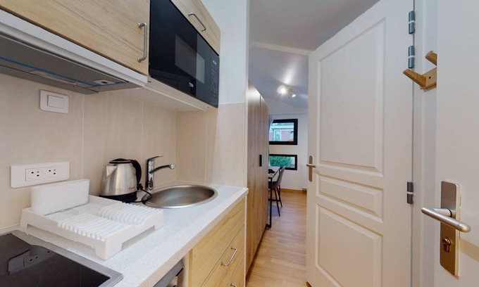 Villejuif Resort | 324 m² Private room ∙ 1 bedroom ∙ 1 guest