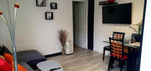 Vitry-sur-Seine House | 34 m² House ∙ 1 bedroom ∙ 4 guests