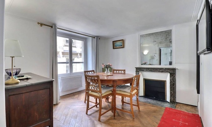 Quartier de la Place-Vendome Apartment | 39 m² Apartment ∙ 2 bedrooms ∙ 3 guests